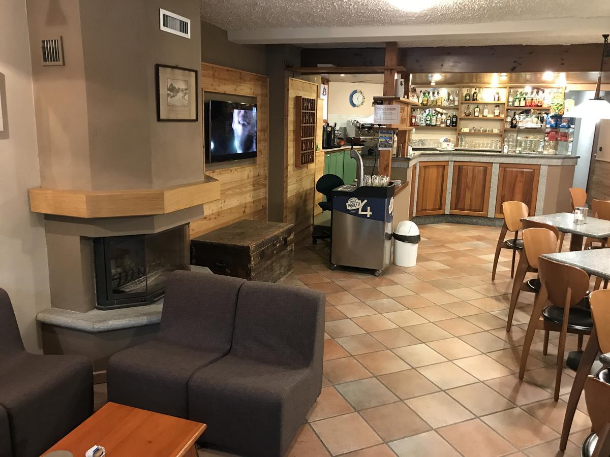 Albergo Club Alpino Crissolo Buitenkant foto