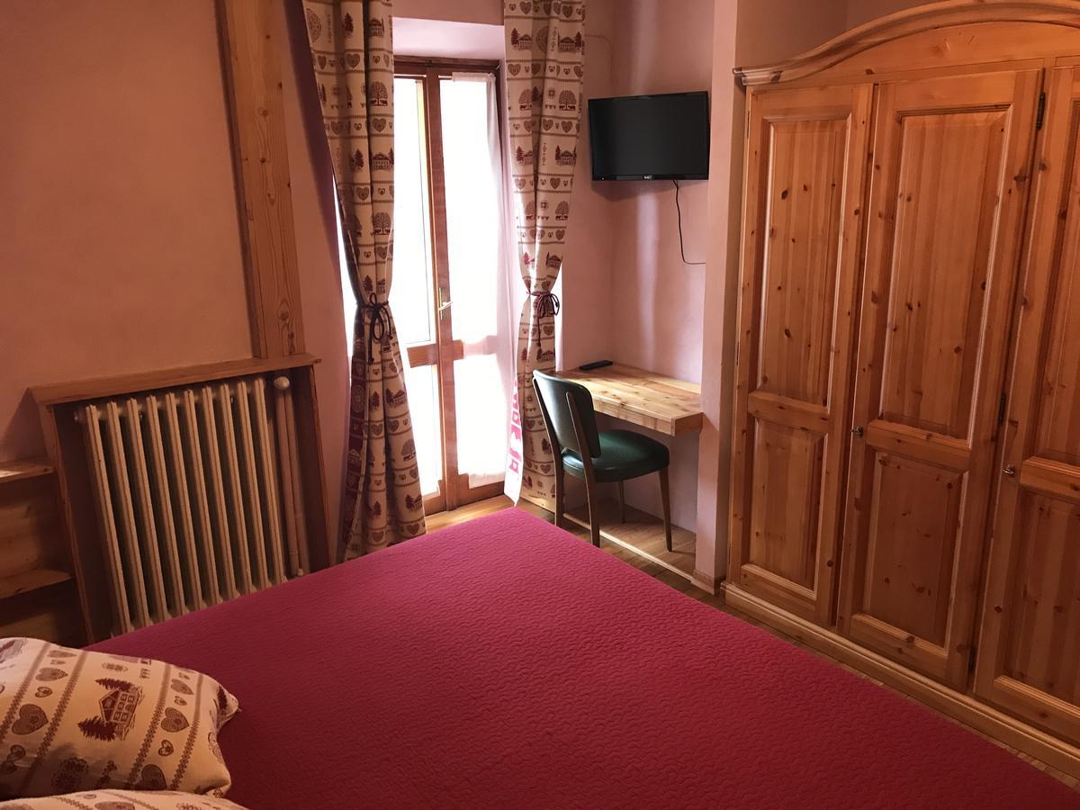 Albergo Club Alpino Crissolo Buitenkant foto